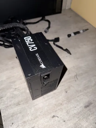 Fonte corsair 750W
