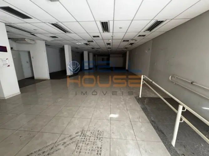 Salão Comercial para Locação com 435m² na Carijos, Santo André, SP