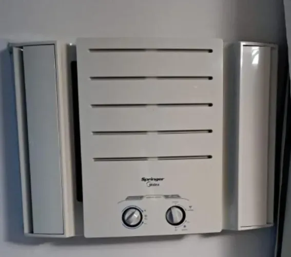 Vendo ar condicionado 7.500btus 850.00 semi novo