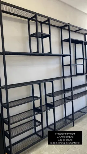 Estante metálica (prateleira para produtos)