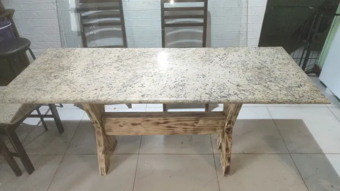Mesa de mármore