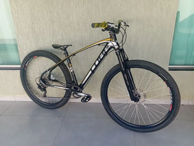 Bicicleta MTB Aro 29 Cube Reaction Shimano Deore