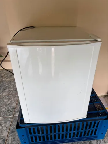 Vendo frigobar 
