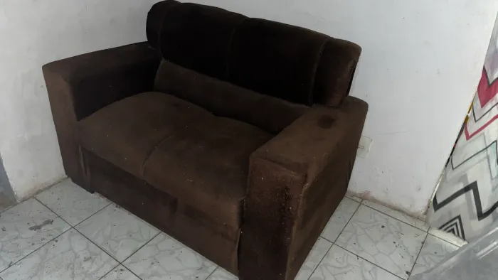 Sofá aconchegante e simples