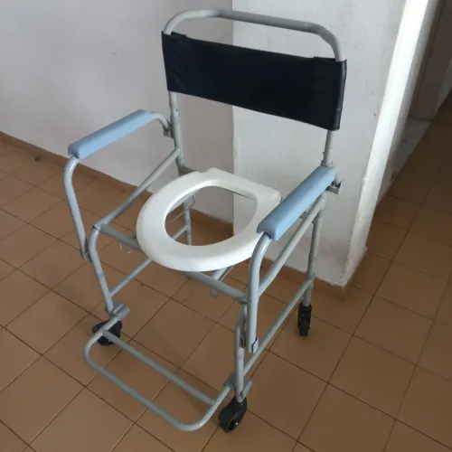 Cadeira de Banho ( hospitalar)