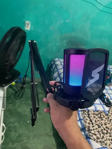 Vendo esse Super Microfone GAMER DA FIFINE