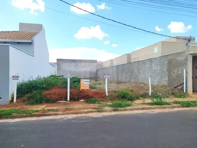 Terreno à Venda