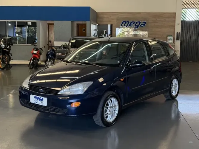 Ford Focus 1.8 16V 5P 2001