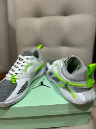 NIKE HEIR - NUM 38