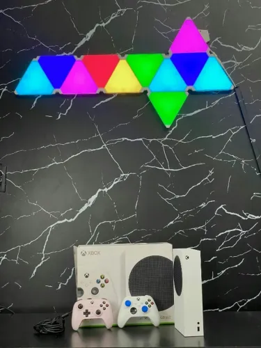 XBOX SERIES S/SSD 512GB / 2 CONTROLES