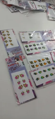 Vários materiais de manicure