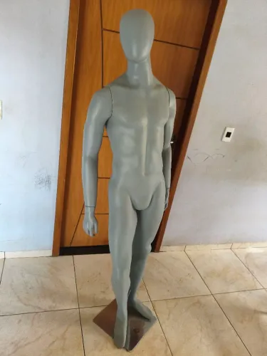 2 Manequins