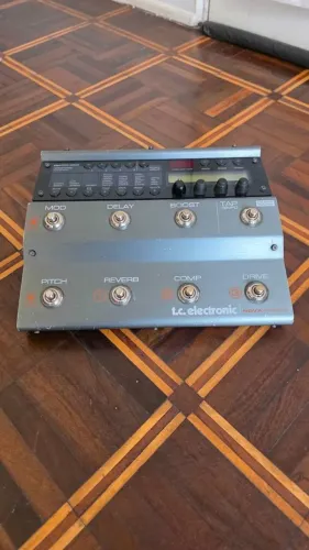 Pedaleira de Guitarra Multi-Efeitos TC Electronic Nova System