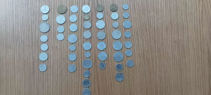 Moedas de real, antigas - fora de circulação.