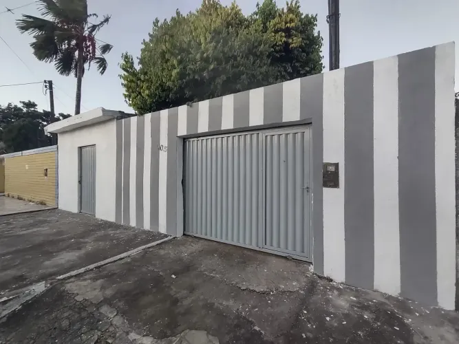 Casa no Graciliano Ramos, 3 quartos, reformada e próximo ao Shopping Pátio!