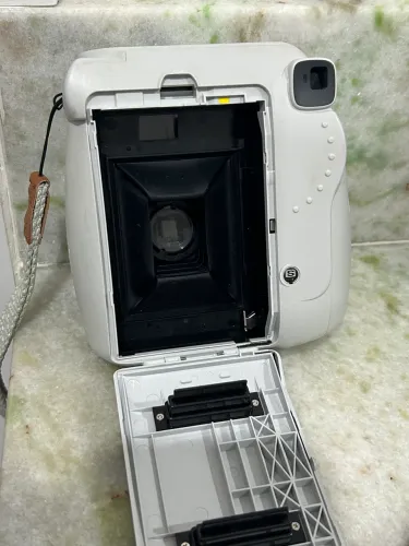 Câmera Instantânea Instax Mini 9 - Excelente Estado