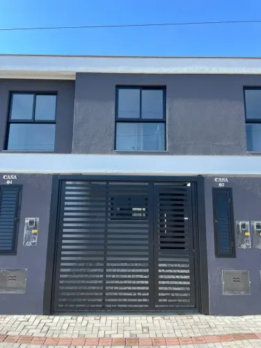 Sobrado com 2 dormitórios no bairro Morretes em Itapema SC