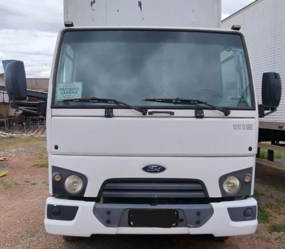 Caminhão Ford Cargo 1119