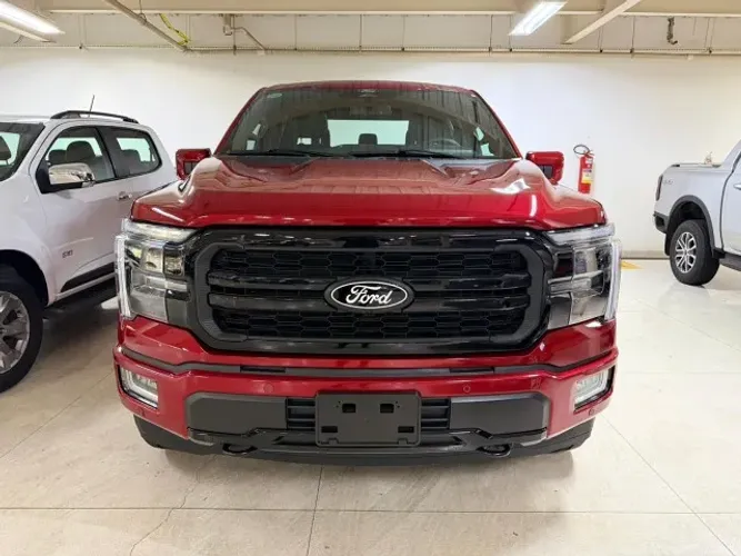 Ford F-150 Lariat Black 4X4 5.0 V8 2024