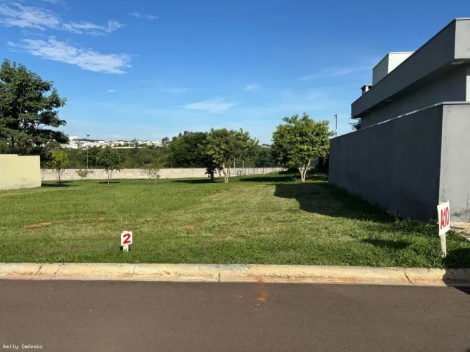 Terreno em Condomínio para Venda em Presidente Prudente / SP no bairro Residencial Valenci