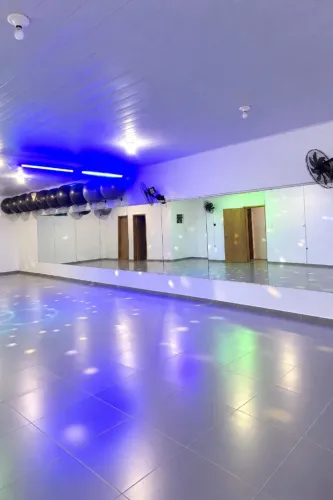 Sala comercial para aulas coletivas