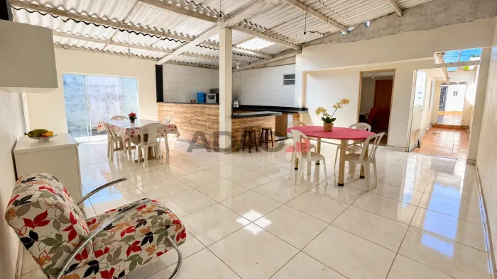 Casa com 3 Quartos, 2 Suítes e 220 m² no Setor São José Goiânia