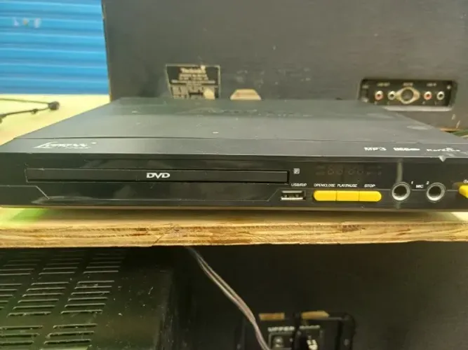 DVD e Karaoke Lenox Sound DK-452