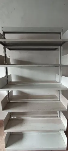 Gôndola de aço dois lados - Em bom estado