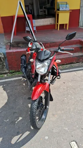 VENDE-SE MOTO FAZER 150 CC 2023, DOCUMENTOS EM DIA NO PONTO DE TRANSFERÊNCIA!