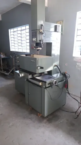 Eletroerosão Engemac EDM 400