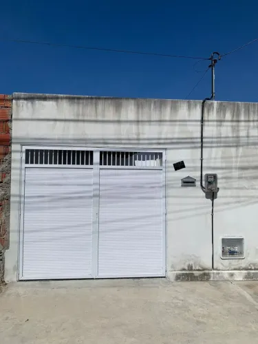 Casa com 3 Quarto(s) e 1 banheiro(s) para Alugar, 80 m² por R$ 1250 / Mês