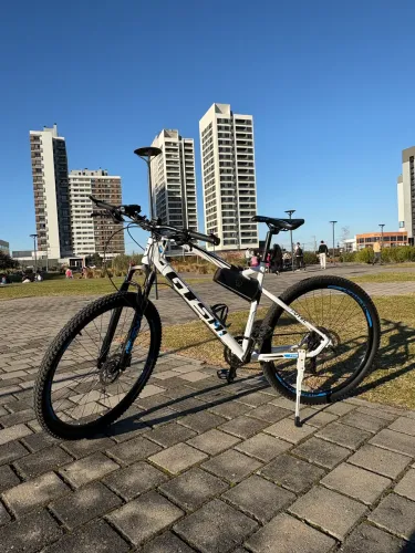 Bicicleta aro 29, impecável!!