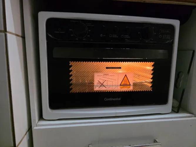 Forno 44 litros elétrico 220v novinho