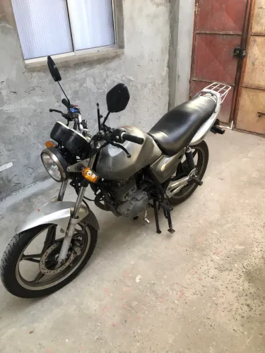 Suzuki yes125