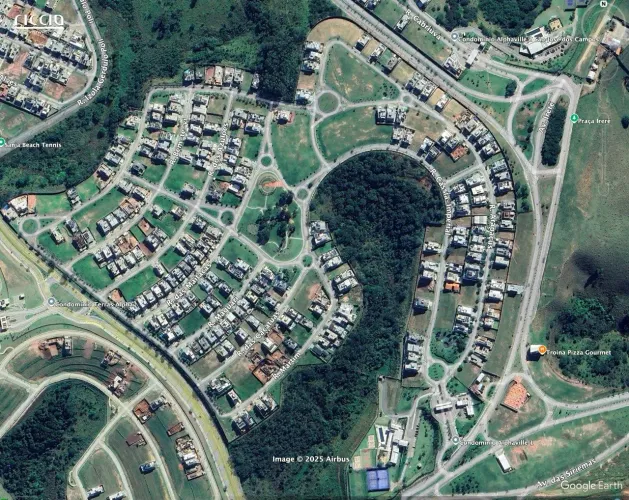 Terreno à venda do Condomínio Alphaville Urbanova SJC - Frente Praça - DECLIVE - Junção de