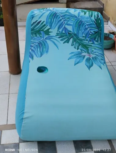 Poltrona espreguiçadeira inflável flutuante