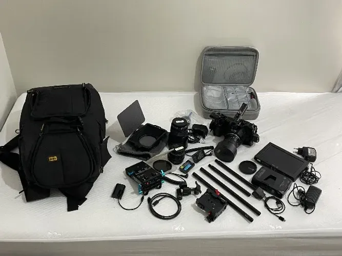 CÂMERA BLACKMAGIC, LENTES E ACESSÓRIOS