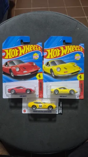 Ferrari Dino 206 GT Hot Wheels + GTB4 Brinde
