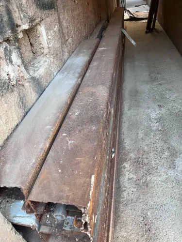 Coluna, fechada com perfil na chapa 13, enrijecido ,formato da coluna 15 x 10