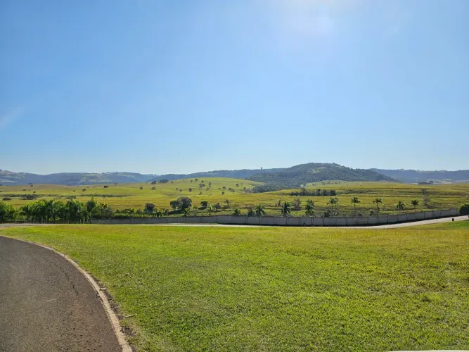 Excelente Terreno Na Avenida Do Ninho Verde 2 - Pardinho/SP