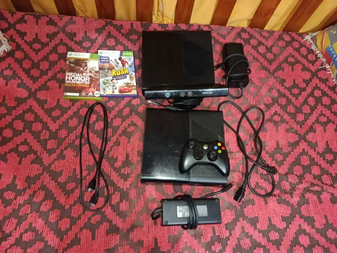 Funcionando tudo certinho tudo original o controle o original e dois jogos 
