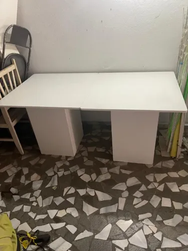 Duas mesas 80 x 80 cada e pé de cubo e tampão madeira