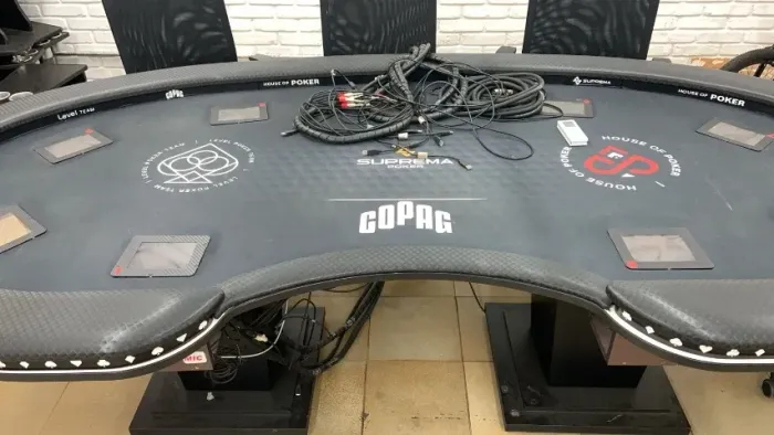 Mesa de Poker com visor para baralho