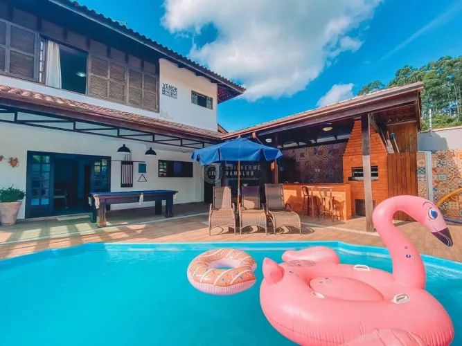 Casa de Alto Padrão à Venda em Condomínio Fechado  Balneário Camboriú/SC