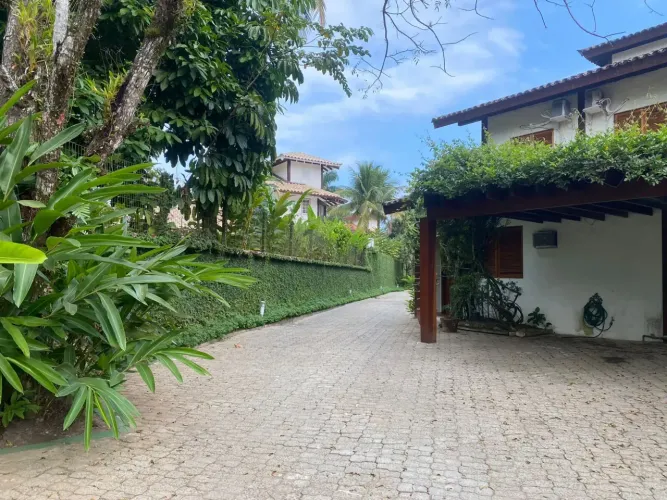 Casa de praia Pé na Areia, em Condomínio Exclusivo na Praia de Camburizinho
