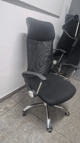 Cadeira de escritório giratória