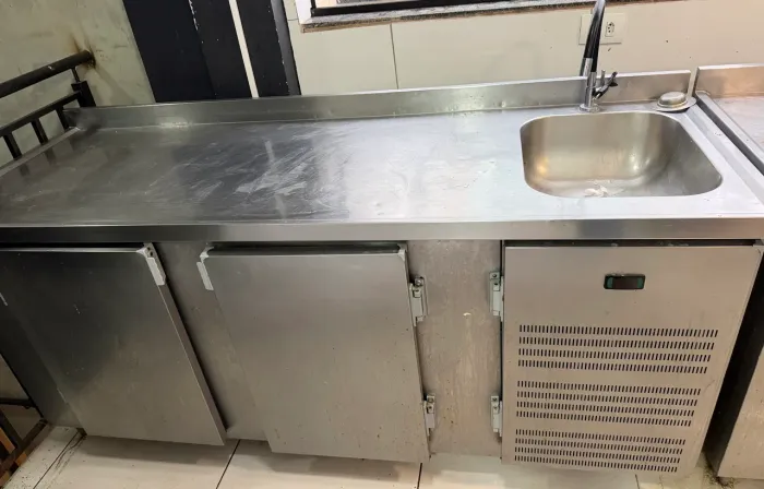 Balcão Refrigerado 2 portas com Cuba