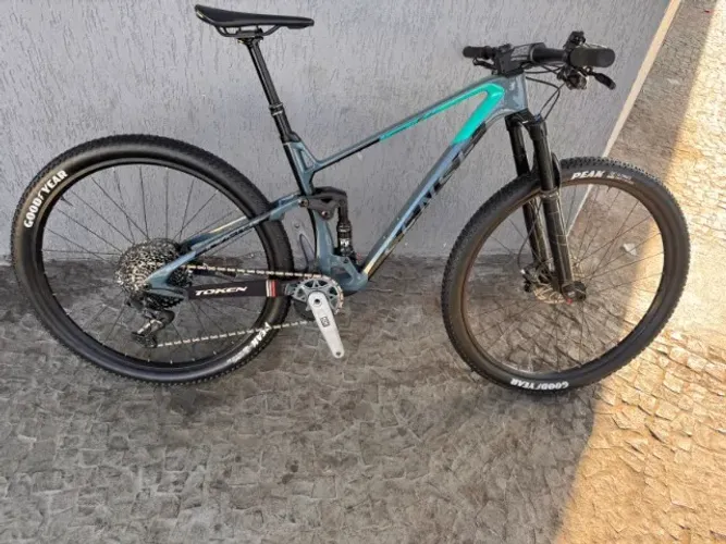 Bike competição Full Suspension aro 29, MTB Sense Factory carbono, Sram GX de 12v, top