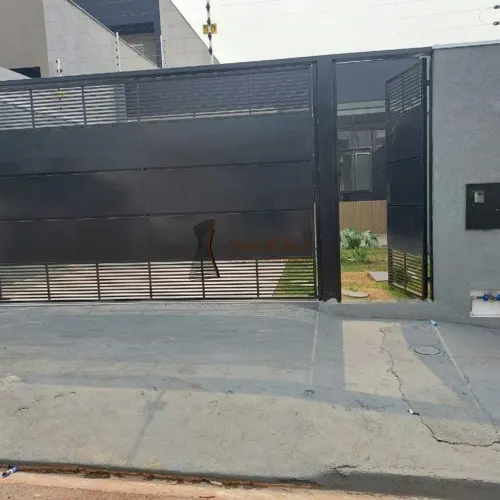 VENDE-SE LINDA CASA COM SUITE
