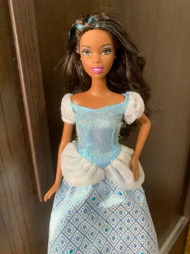 Boneca Barbie Mosqueteira Negra